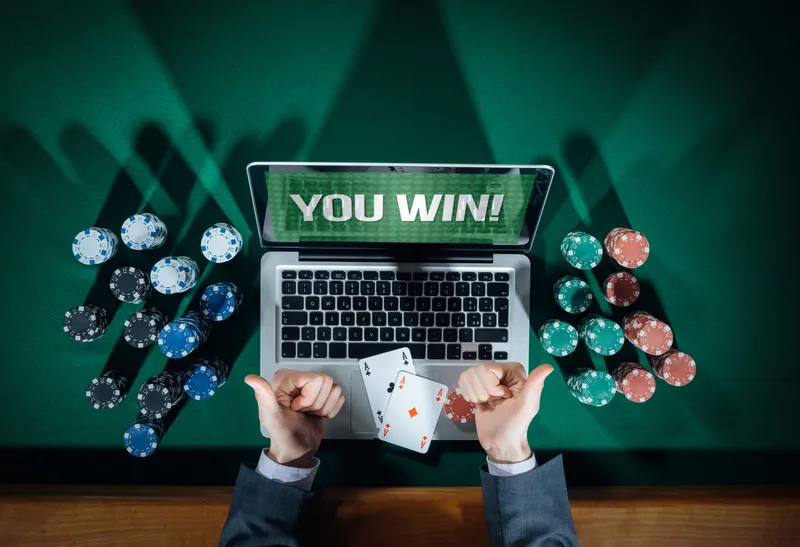  Chọn bàn người thật tại Poker KUBET88 để chơi an toàn